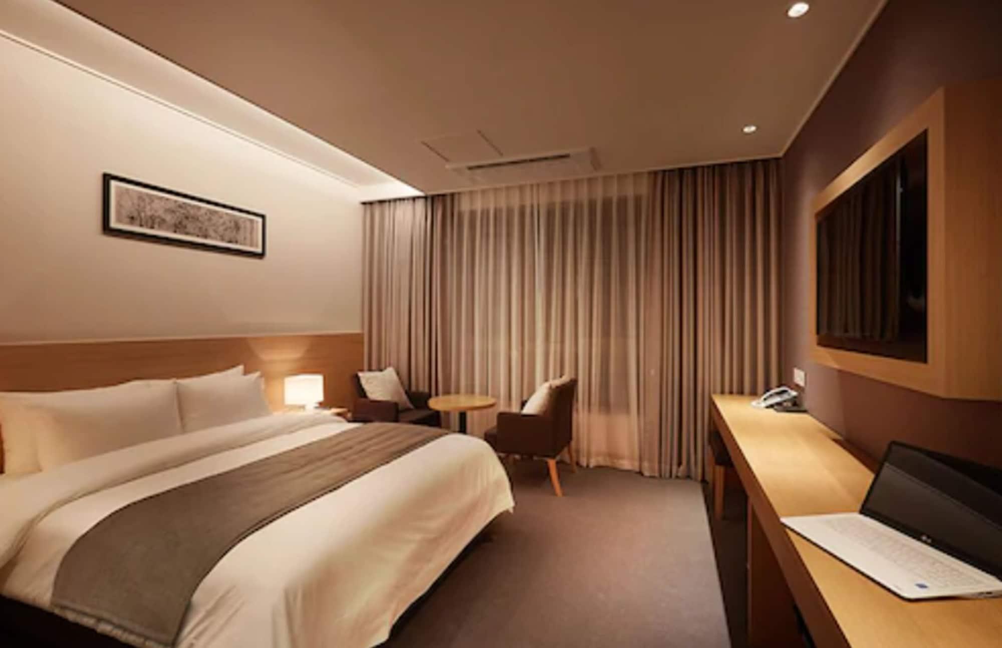 Osong H Hotel Sejong City Cheongju Bagian luar foto