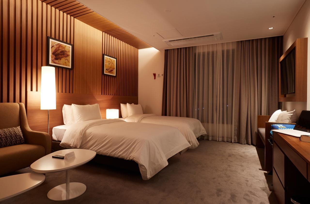 Osong H Hotel Sejong City Cheongju Bagian luar foto