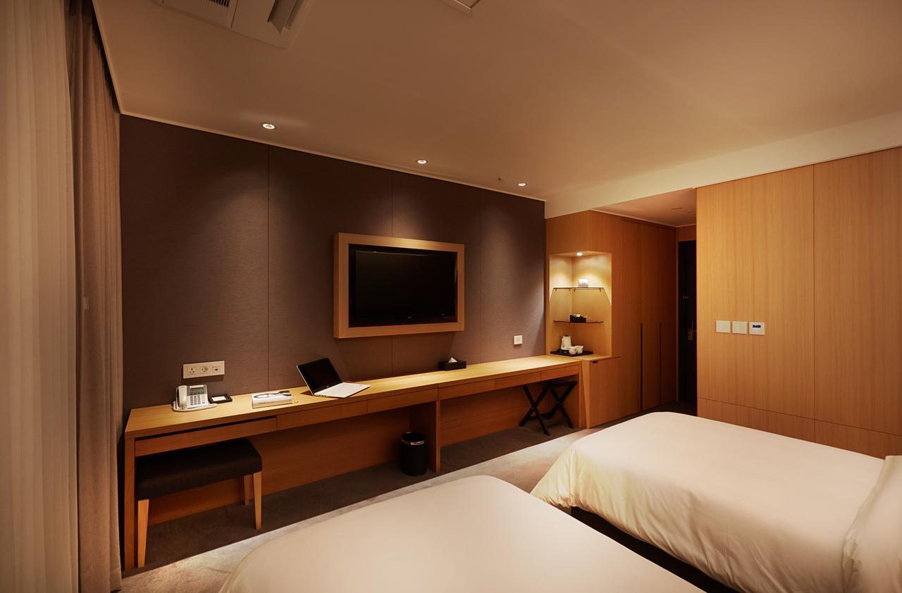 Osong H Hotel Sejong City Cheongju Bagian luar foto