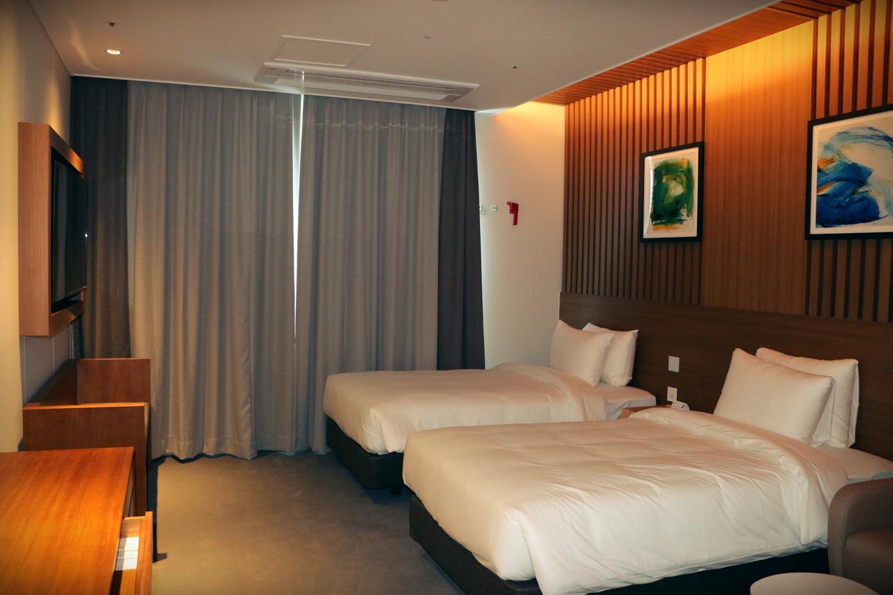Osong H Hotel Sejong City Cheongju Bagian luar foto