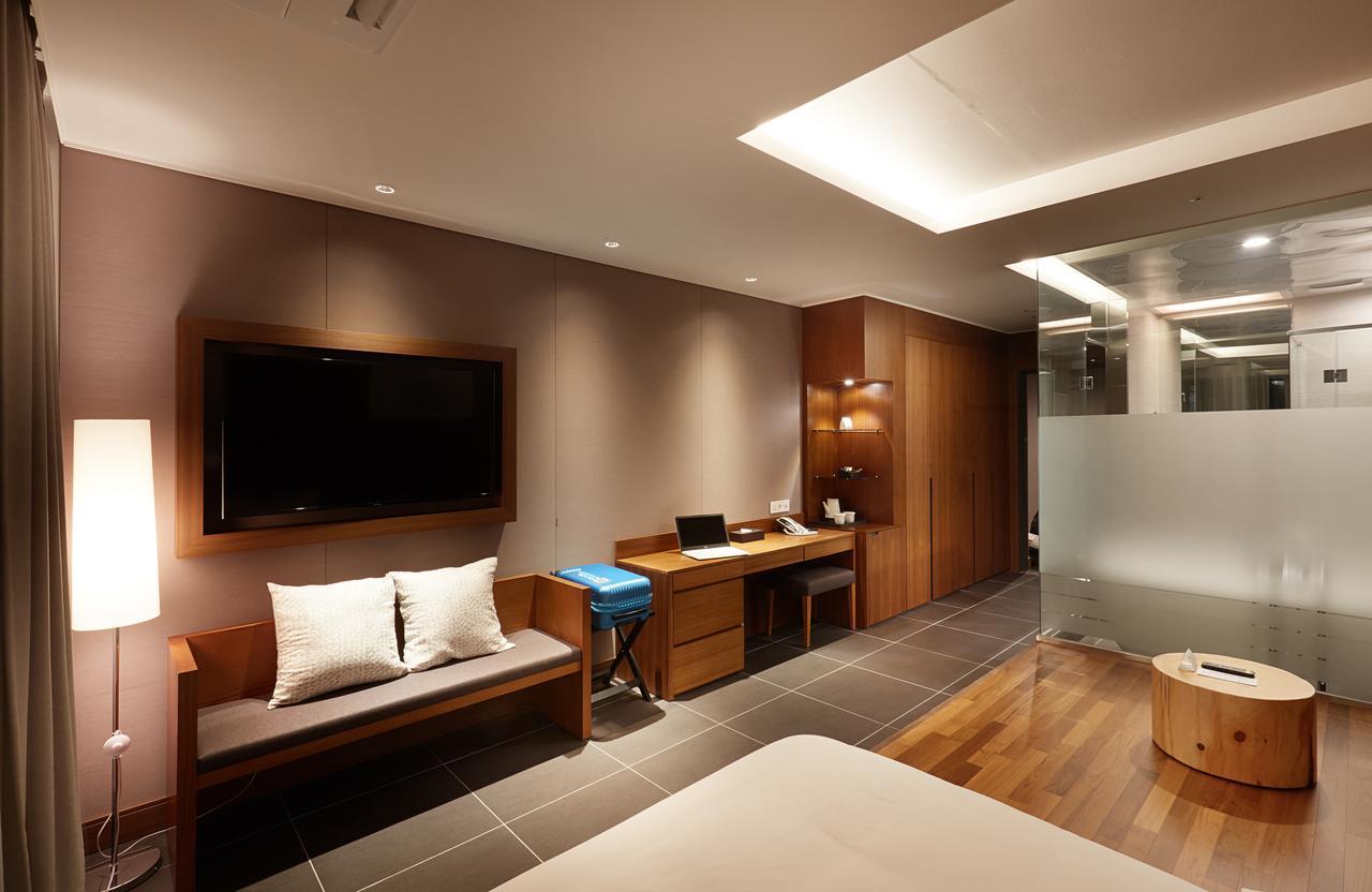 Osong H Hotel Sejong City Cheongju Bagian luar foto