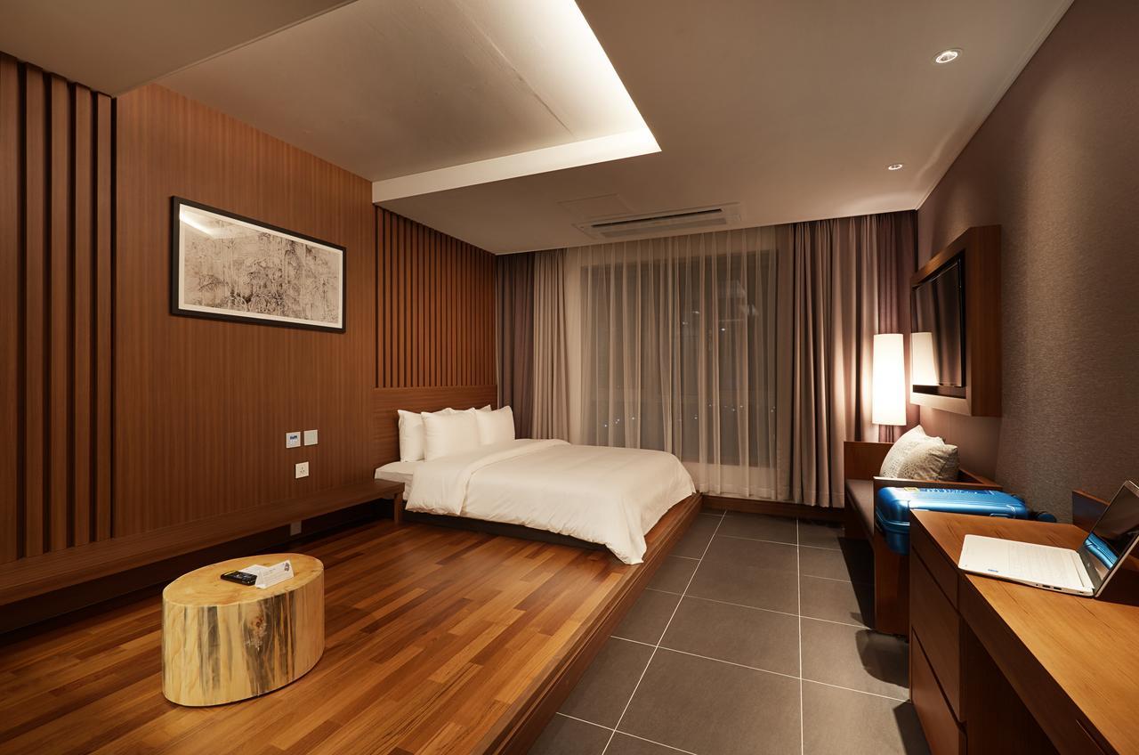 Osong H Hotel Sejong City Cheongju Bagian luar foto
