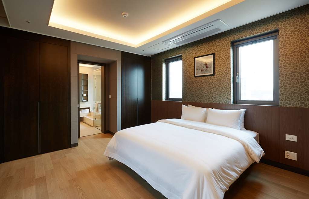 Osong H Hotel Sejong City Cheongju Ruang foto
