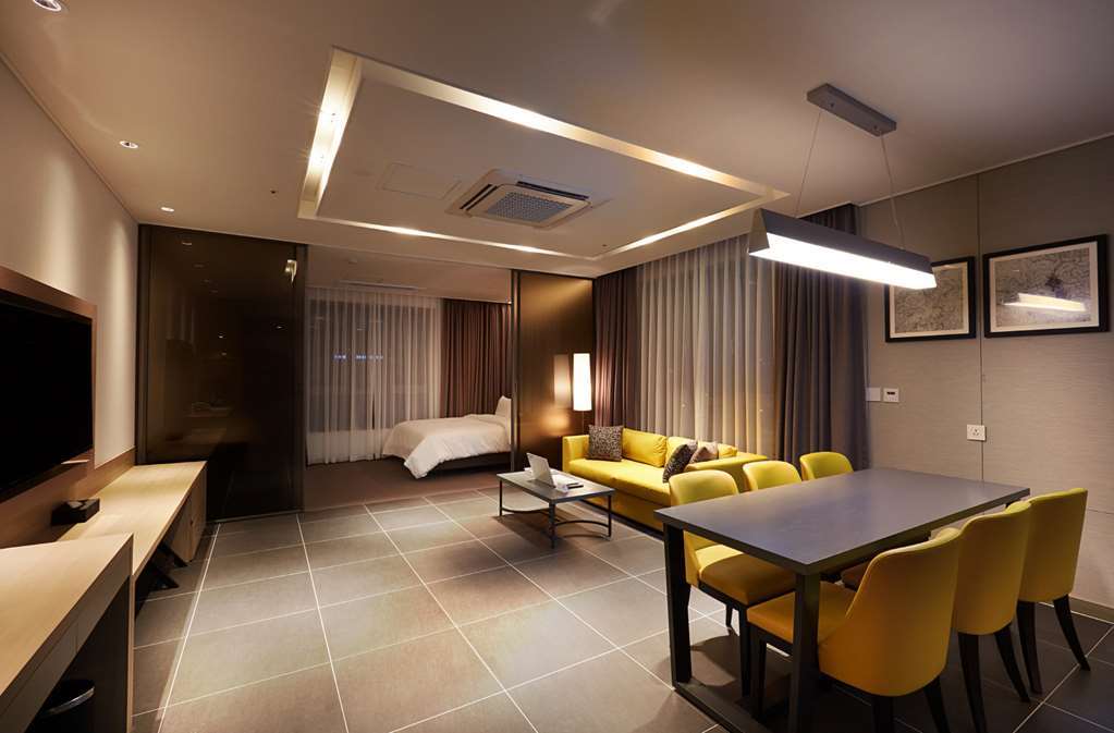 Osong H Hotel Sejong City Cheongju Ruang foto